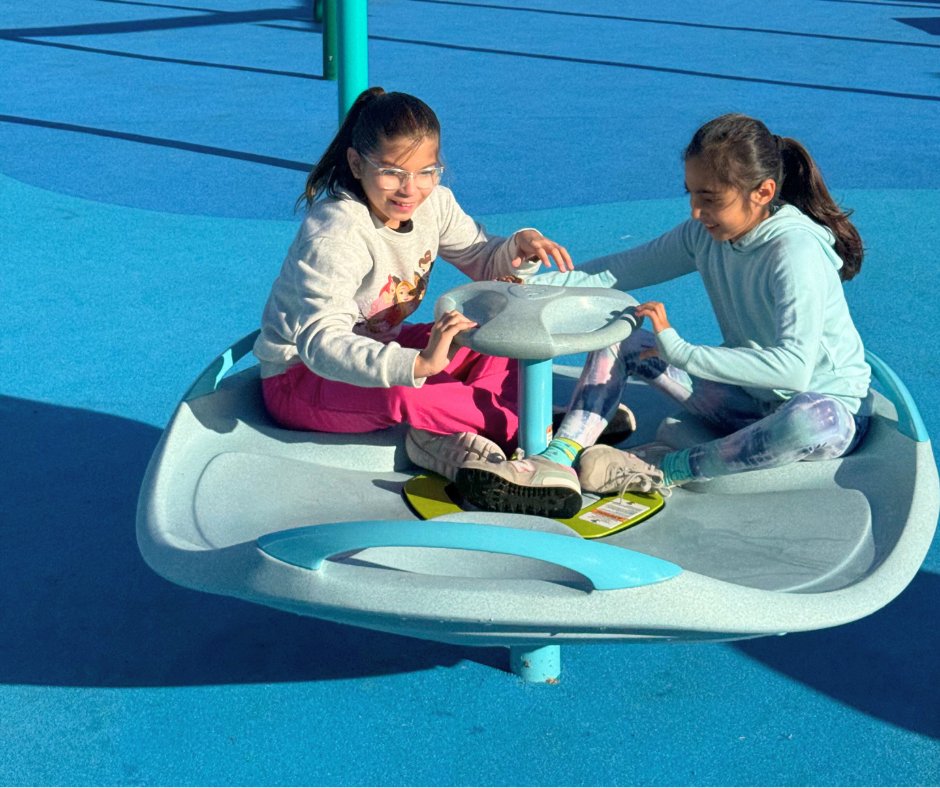 CityofSanDiego's tweet image. It was all smiles today at the Coral Gate Neighborhood Park ribbon-cutting!

City and community leaders celebrated the $5m investment in the #SanYsidro community &amp;amp; revealed new playground equipment, drinking fountains, security lights, &amp;amp; ADA-accessible walkways.

#SanDiegoAtWork