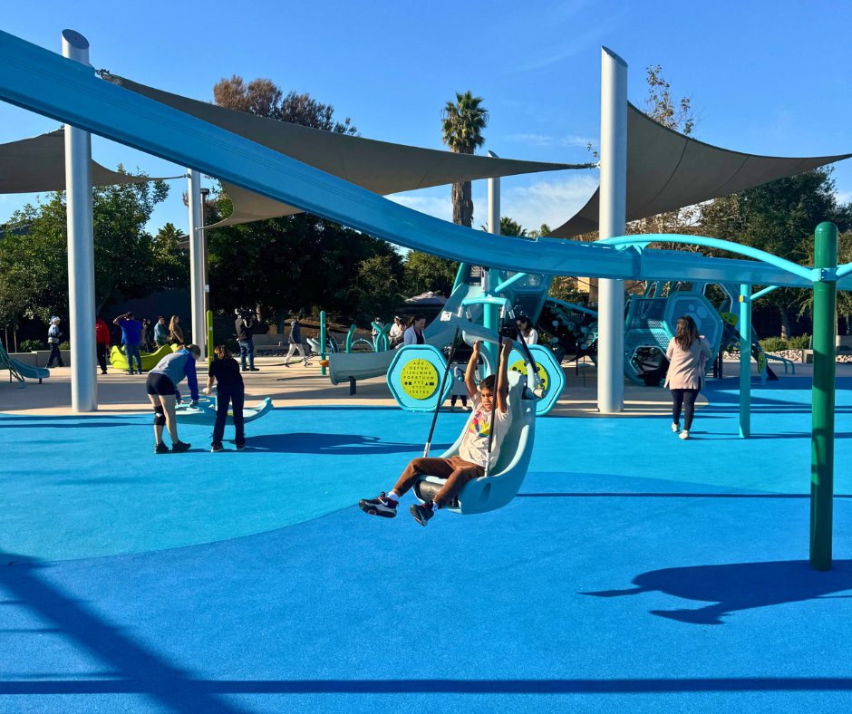 CityofSanDiego's tweet image. It was all smiles today at the Coral Gate Neighborhood Park ribbon-cutting!

City and community leaders celebrated the $5m investment in the #SanYsidro community &amp;amp; revealed new playground equipment, drinking fountains, security lights, &amp;amp; ADA-accessible walkways.

#SanDiegoAtWork