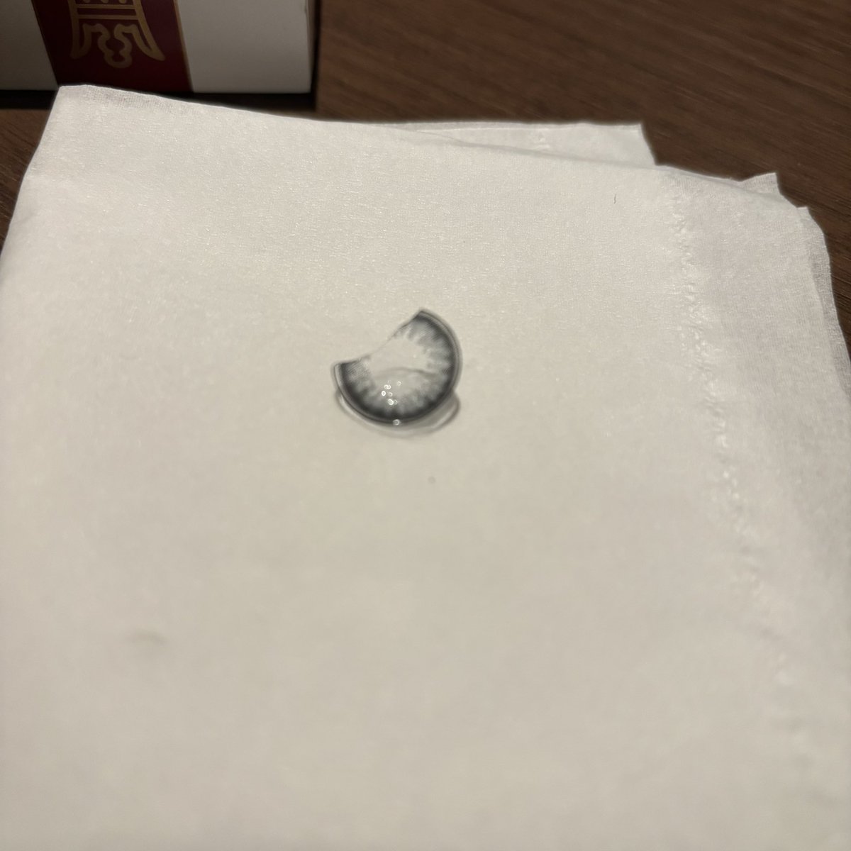 なんか目がおかしいいなと思ってたらこれだった