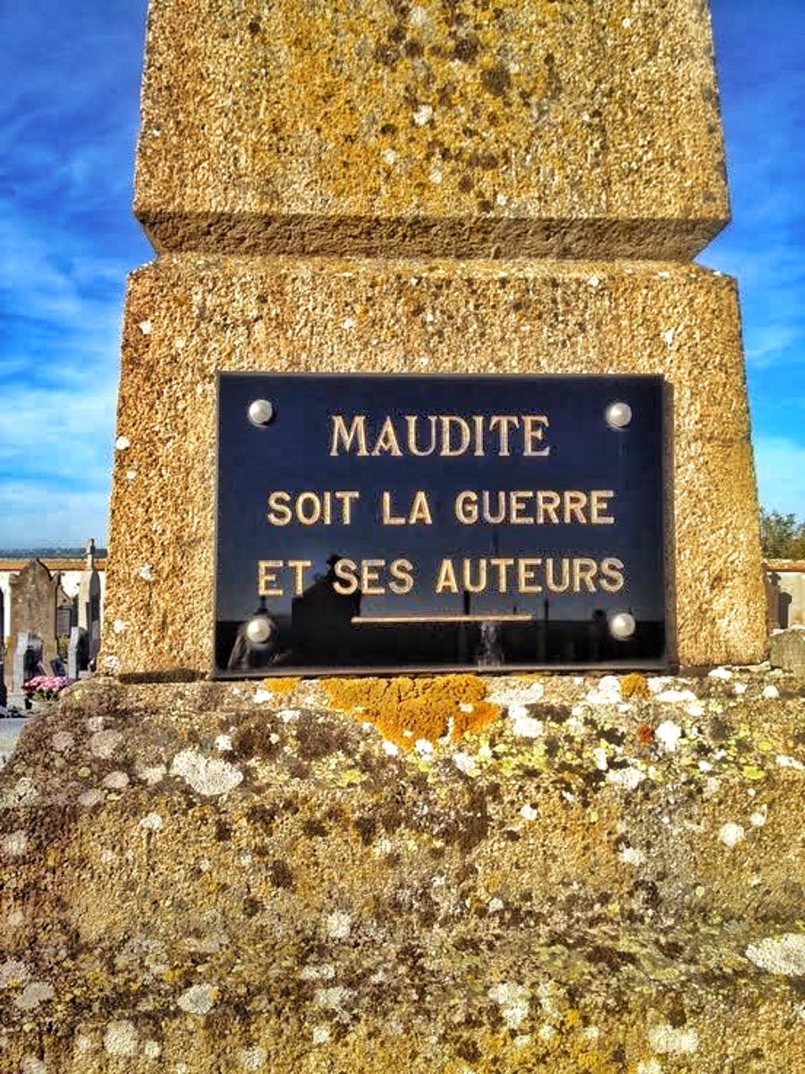 Monument aux Morts à Meillard, dans l'Allier.