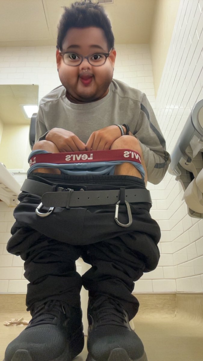 hellobroily's tweet image. 