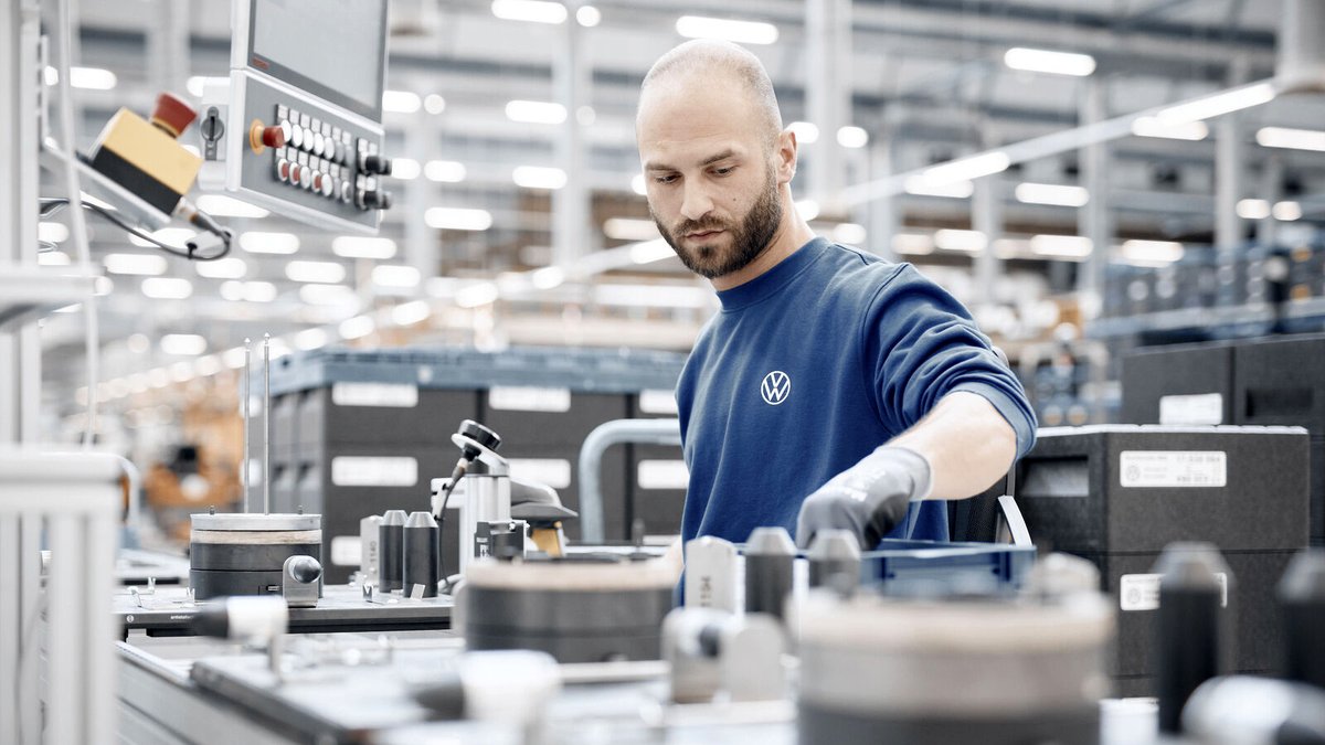 AriaServices's tweet image. “No process without AI” – Volkswagen gears-up €1bn industrial AI drive rcrwireless.com/20250910/indus… #wireless #telecommunication