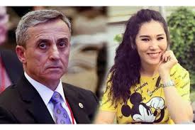 Özbekistan vatandaşı Nadira Kadirova (23), bakıcı olarak çalıştığı AKP İstanbul eski Milletvekili Şirin Ünal’ın Ankara’daki evinde 23 Eylül 2019’da Şirin Ünal’a ait tabancadan çıkan kurşun ile şüpheli bir şekilde yaşamanı yitirdi.

Kayıtlara intihar olarak geçti.

Nadira'nın