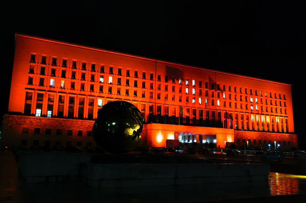 Il Ministero degli Esteri illuminato di arancione in occasione della “Giornata internazionale per l'eliminazione della violenza contro le donne”.

Anche quest’anno la #Farnesina e l’intera rete diplomatico-consolare aderiscono alla campagna dell’ONU.

Lavoriamo per costruire un