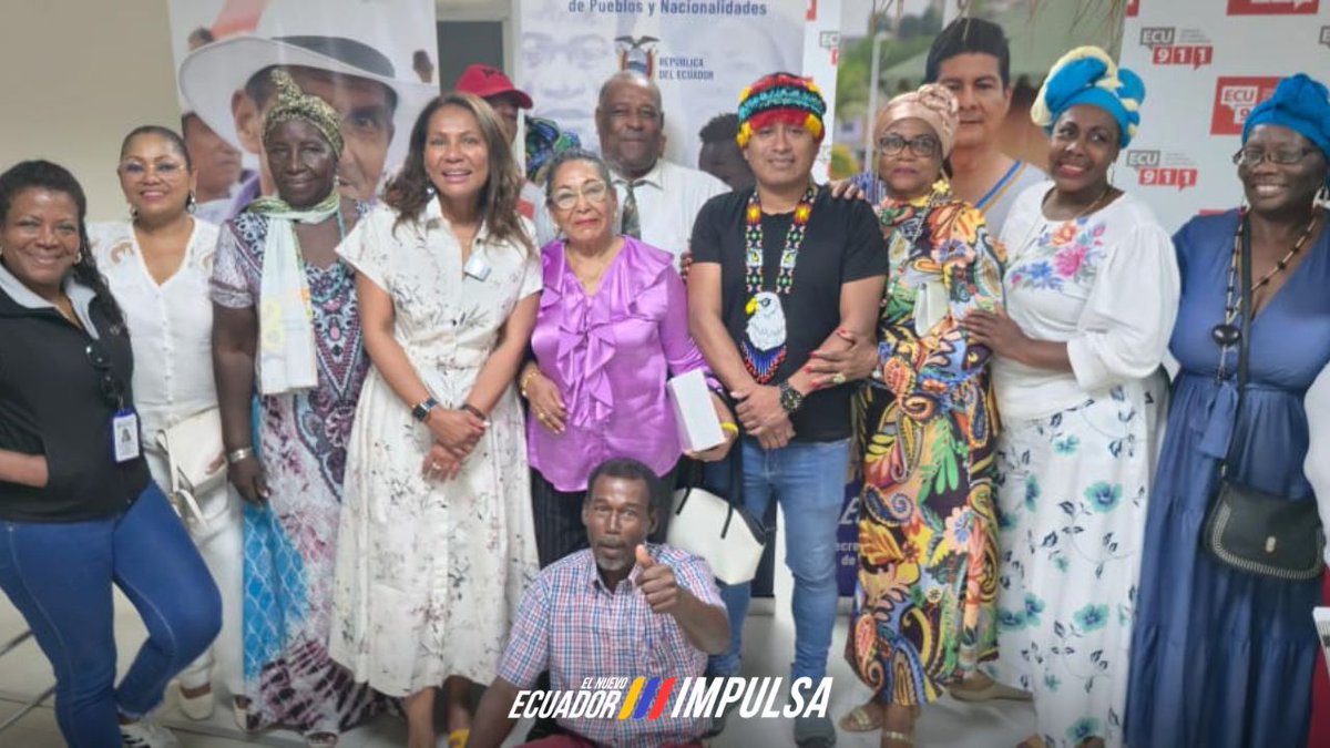 CNIPN_ECUADOR's tweet photo. El #CNIPN y la @Secretaria_PyN mantuvieron una reunión con dirigentes afroecuatorianos en Esmeraldas para revisar medidas del Decenio Afrodescendiente, abordar vulneraciones de derechos y socializar el convenio con @ConagopareN, fortaleciendo el trabajo articulado y comunitario. https://t.co/8QO5gQbGfJ