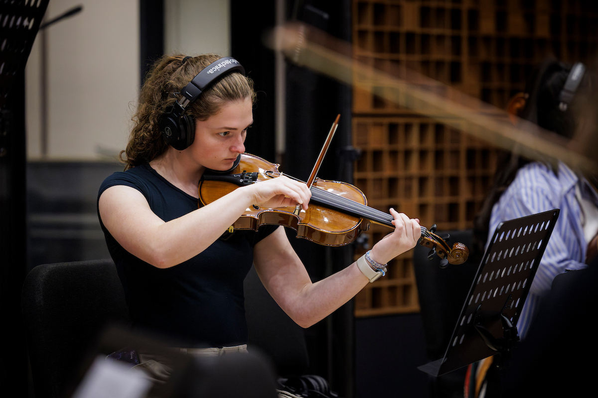 For its 150th anniversary, BYU has challenged students, employees, and alumni to give 150 hours of service this year. 

Those who chart 75 hours get exclusive access to a new university anthem, "Enter to Learn, Go Forth to Serve."
news.byu.edu/music-professo…
