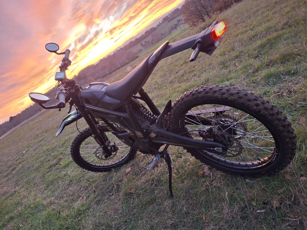 stale_x's tweet image. Force a toi, le seul conseil que je puisse te donner c’est d’acheter une bécane, l’uns des meilleurs antidépresseur !