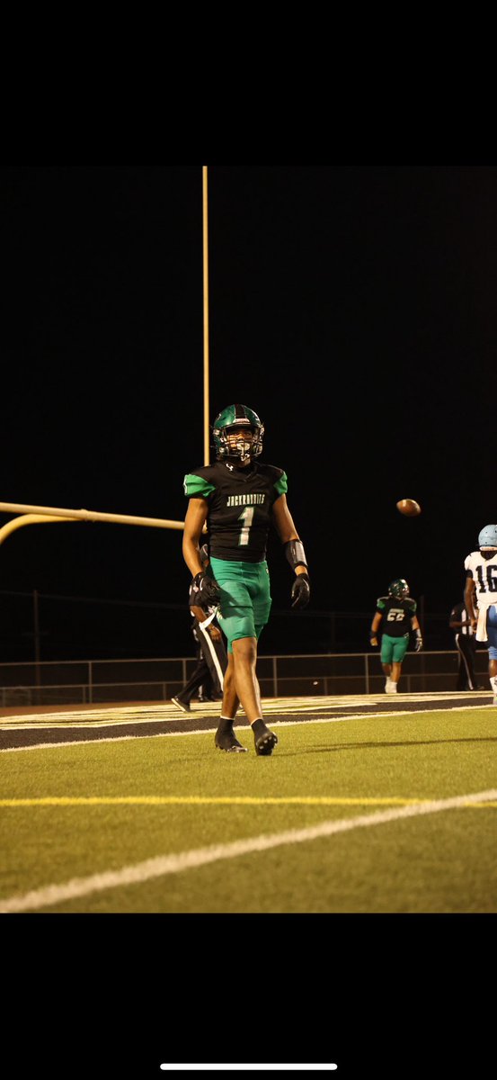 Full freshman Season highlights ! ( 8 games played) 
700 rushing yards 
232 receiving yards 
9 TDS 
960 all purpose yards 
hudl.com/v/2TG1H3
<a href="/sreldiablorojo/">Thomas Riley 🇺🇸 🇵🇦</a> <a href="/CoachTroop3/">elite_Threatz</a> <a href="/GregBiggins/">Greg Biggins</a> <a href="/ChadSimmons_/">ChadSimmons</a> <a href="/adamgorney/">Adam Gorney</a> <a href="/BrandonHuffman/">Brandon Huffman</a> <a href="/Zack_Poff_MP/">Zack Poff</a> <a href="/TheUCReport/">Billy Tucker</a>