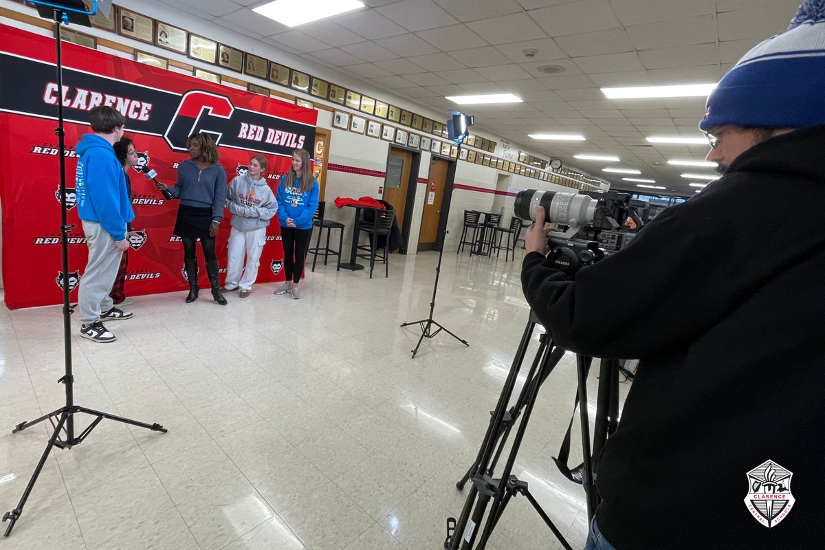 ClarenceCsd's tweet image. Thank you to @news4buffalo&apos;s @Chelsealovell__ for your segment about Clarence&apos;s team for the @SpecOlympicsNY 2025 Buffalo Cool School Polar Plunge! See the segment at wivb.com/daytime-buffal… #ClarenceProud @CHS_Devils