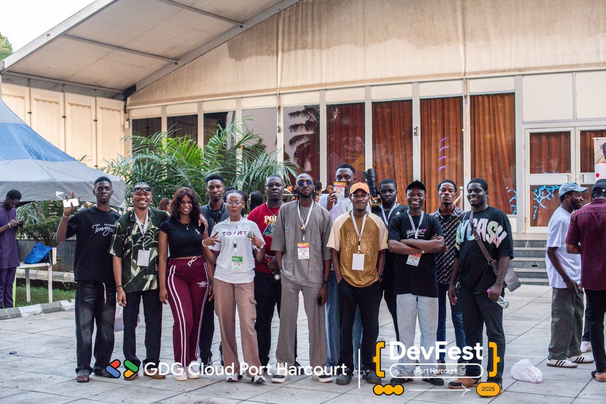 Ladies sne and gentlemen men sne when it comes to anything Media, leave it for <a href="/web3bmedia/">B-Media 📹</a>, the BEST!

Loved how <a href="/Boanerge_jay/">John Boanerge Ijere Borderless 4.0</a> coordinated us till the end even to the food part. 😂 

Don't mind my eyes there, I haven't slept in 24hrs 🥹 everywhere just blur.

I love this family.