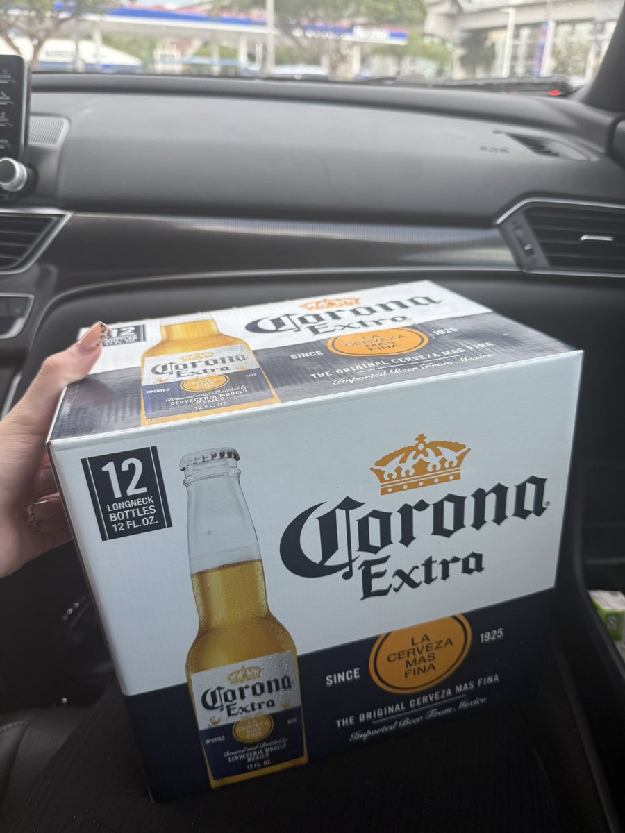 Massimk0's tweet image. #LaCasaDeAlofoke2 a beber porque estamos en nostalgia 😿😿 se acaba la casa2