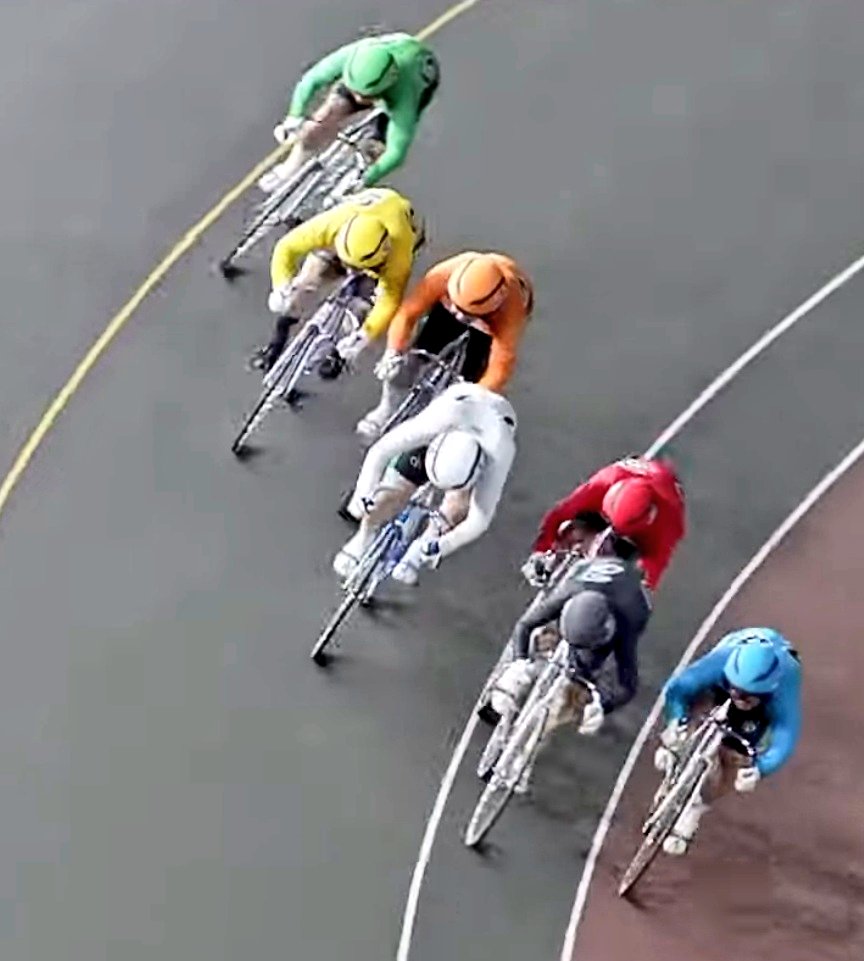 tomumaruchan2's tweet image. いわき平競輪場 初日
3R 5車番 🟨
吉川誠 選手

A級チャレンジ予選
3/4輪差惜しくも4着でした
くぅ〜悔しい
お怪我無く🙏完走
お疲れ様でした🙇

本日、A級チャレンジ選抜
3R 3車番 🟥 21:37出走です
二日目も頑張って下さい🚴