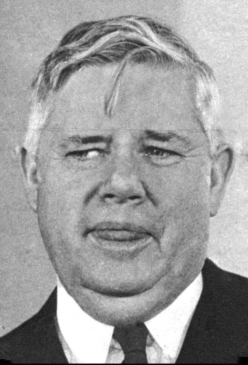 JReubenCIark's tweet image. Me realizing all I had to do to get a free cruise was be cringe.