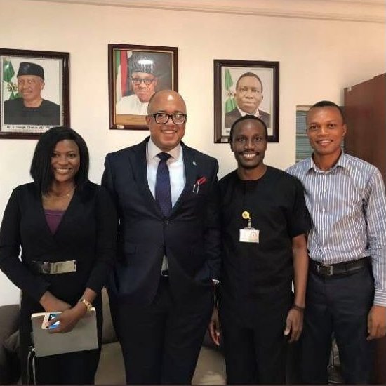 toluogunlesi's tweet image. #MemoryLaneMonday - #PODE days / with @Chikwe_I 

The people                                                     The assignment