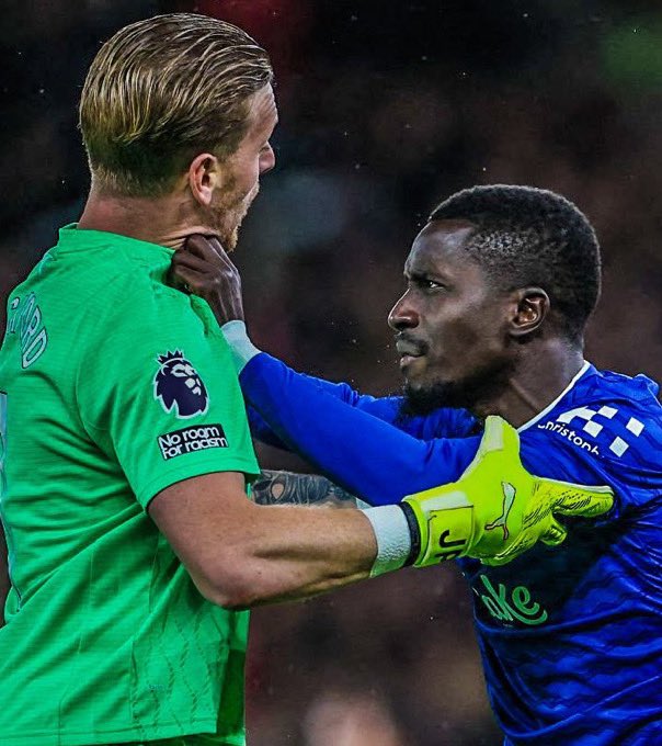 TheHateCentral's tweet image. Idrissa Gueye vs Everton:

13 Minutes 
1 Slap to Teammate
1 Choke Slam Attempt
0 Tackles 
1 Red Card

UNITED LOST WITH 12 MEN 💔💔💔