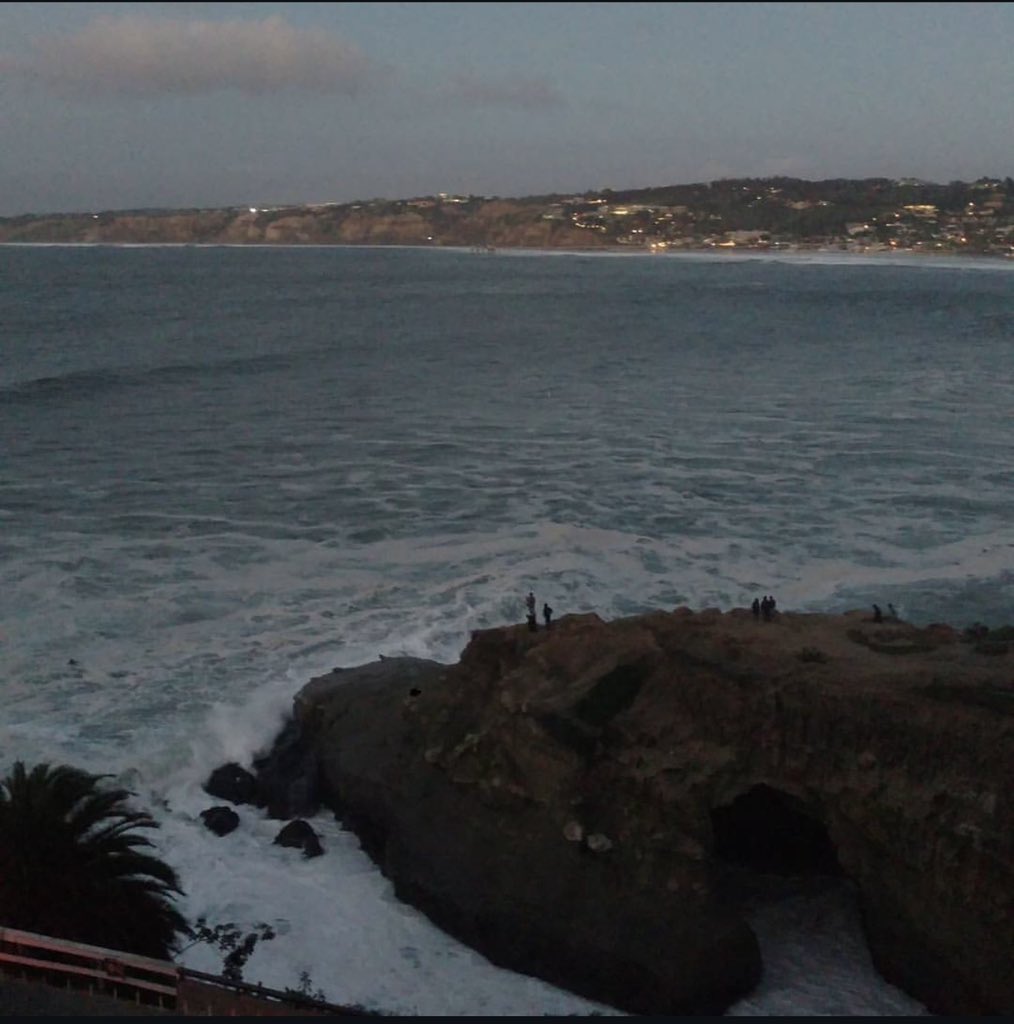 Wjeff2556's tweet photo. Having dinner at Eddie V's La Jolla, CA https://t.co/fuBwCW4ALJ