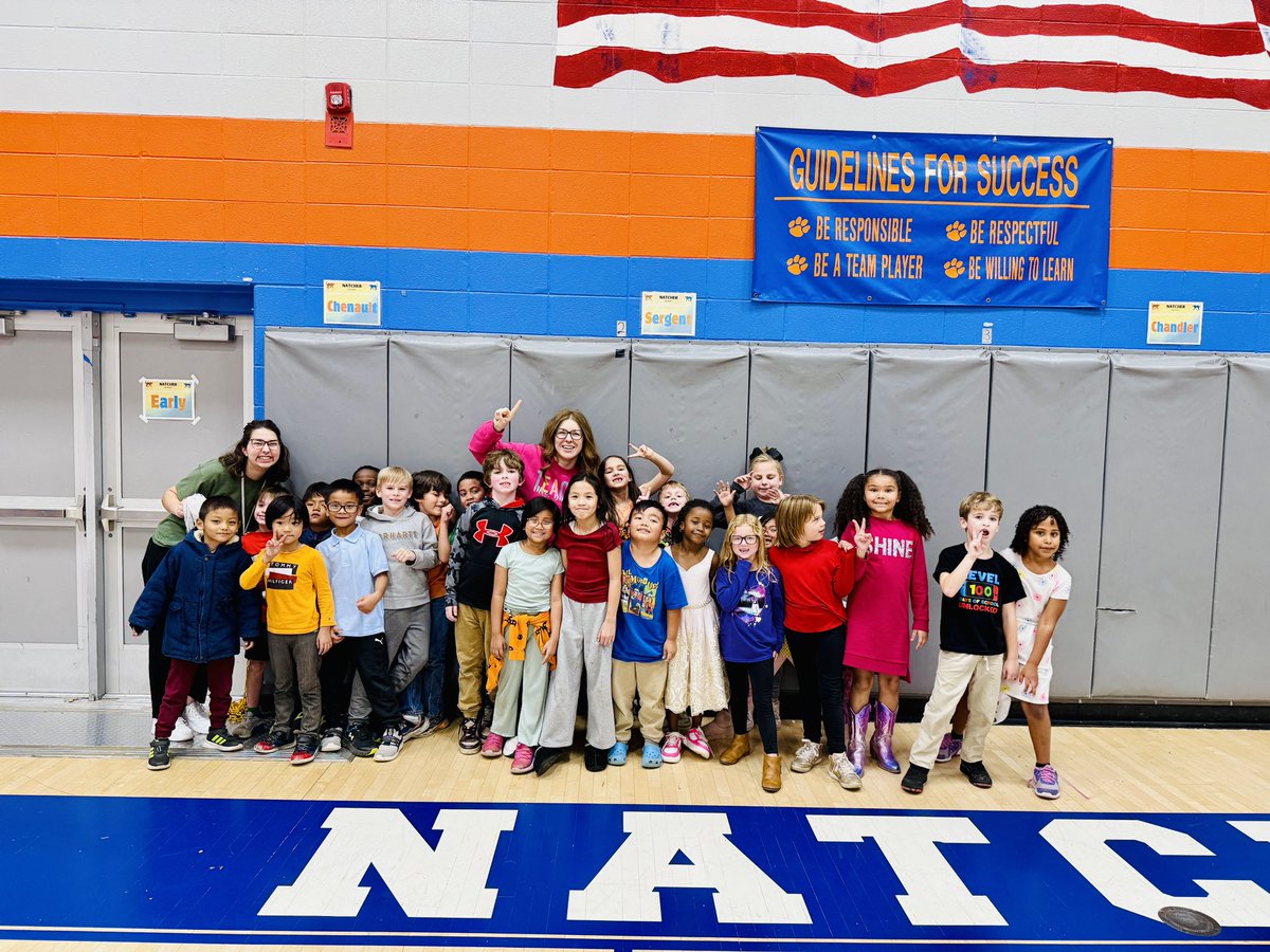 We’re Arkadas, we’re the White House, we’re #1! 🤝🤍☝🏻#snowballchamps <a href="/NatcherElem/">Natcher Elementary</a>