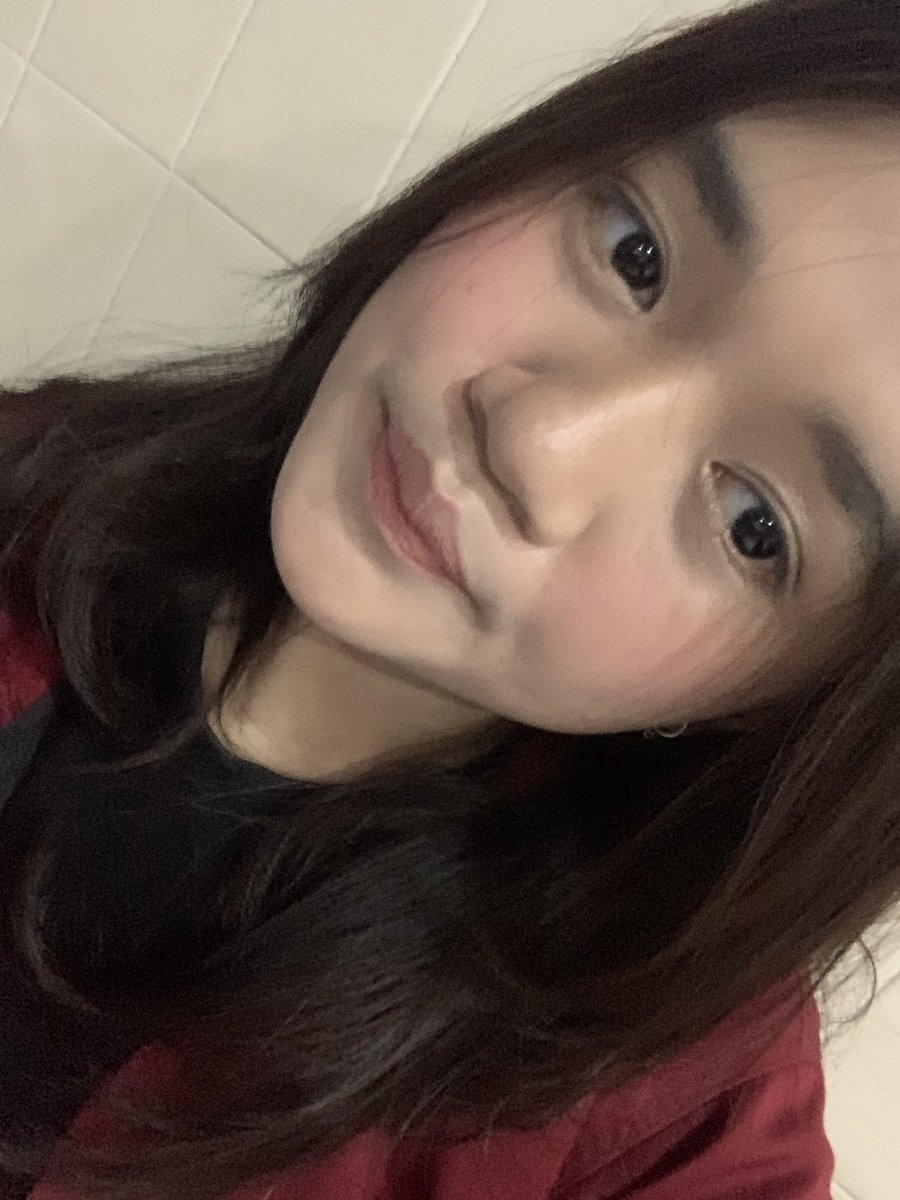 swiftubby's tweet image. agak niat dikit kelas hri ini karena makeup, karena semenjak semester 3 mls bngt ke kampus makeup