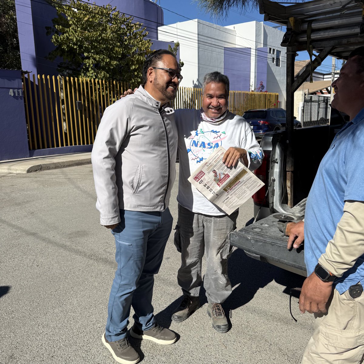 Recorrimos casa por casa la colonia Universidad,  en nuestra querida Ciudad Juárez. ♥️

🚶🏽Ya son muchos años de romper el molde de la política de café y escritorio. En nuestro movimiento el territorio es el escenario primario para legislar. 

Hoy vivimos un intercambio de ideas
