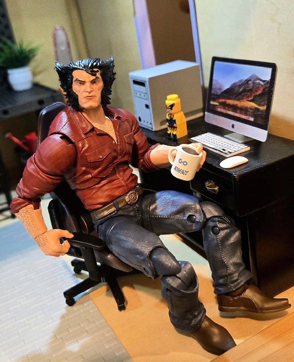 XmenFanRicardo's tweet photo. Bought Logan a new computer chair to complete his office area. I think he likes it. Cyclops on the other hand...
#Xmen #TheUncannyXmen #XmenToys #ActionFigures #XmenPhotos #XmenHome #XmenHouse #Miniatures #MiniFigs #MiniFigures #Marvel https://t.co/4v6EtwIOeN