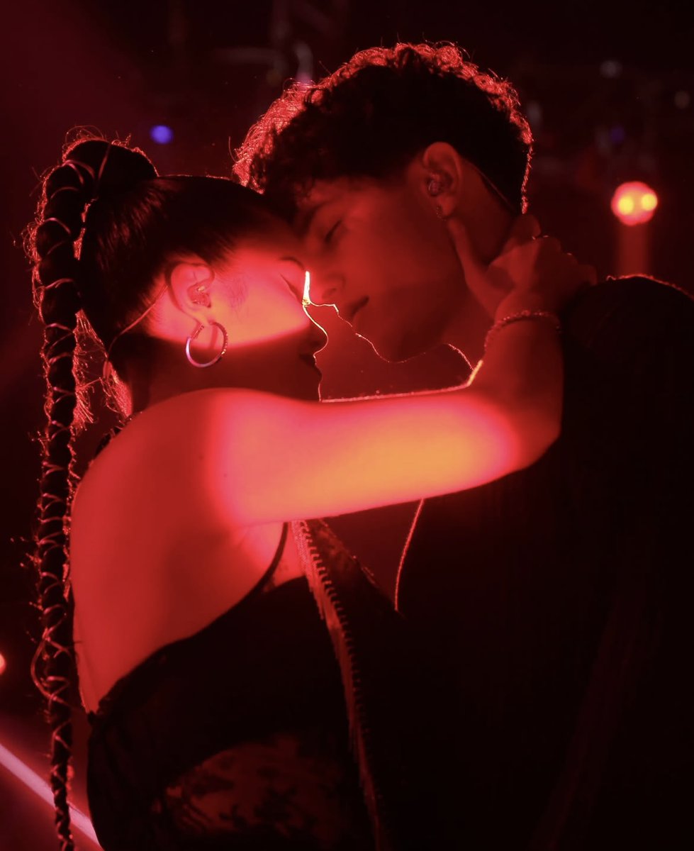 ha sido ver esto y no puedo echar más de menos mi dúo clavaito… no supero 
#OTGala10