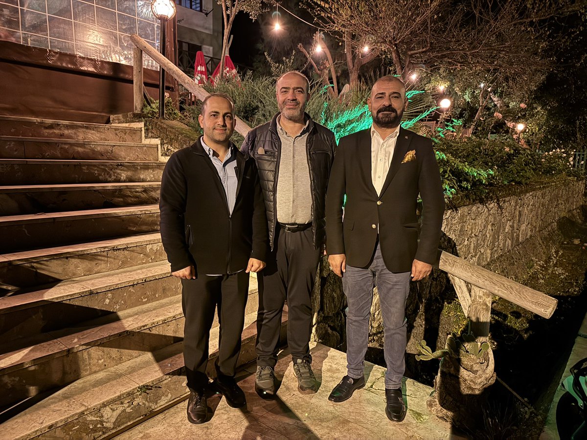 evsenomer1's tweet image. Muğla Fethiye’de Diyarbakır’ın güzel adamları Celal Göger ve Yusuf Yoldaş’la buluştuk,hasret giderdik.