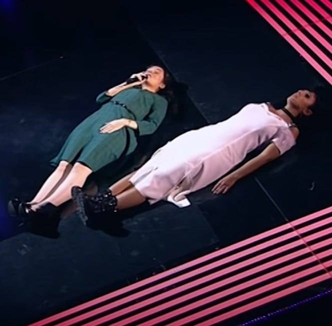 не полежимо знову з джамалою на підлозі..