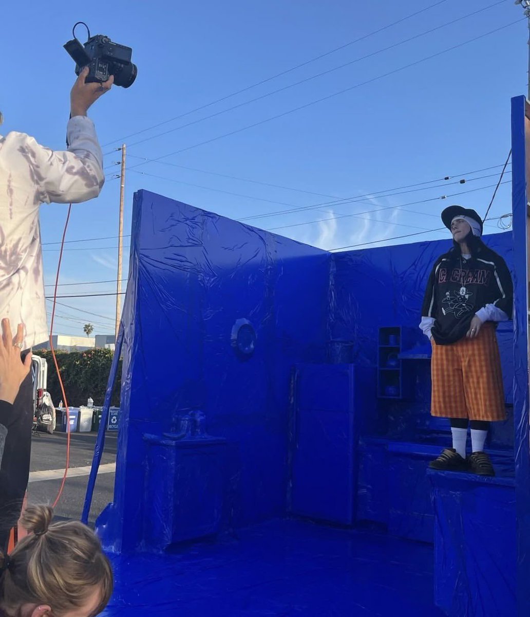 this is like watching the mona lisa being painted