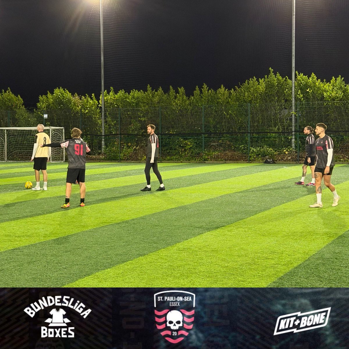 StPauliOnSea's tweet image. .@StPauliOnSea 0️⃣
Hittenhope1️⃣
We slip to our first defeat of the season but were unlucky not to take anything from the game! #WeGoAgain 🤎🤍🏴‍☠️
#fcsp #over30s #6ASide #MNF