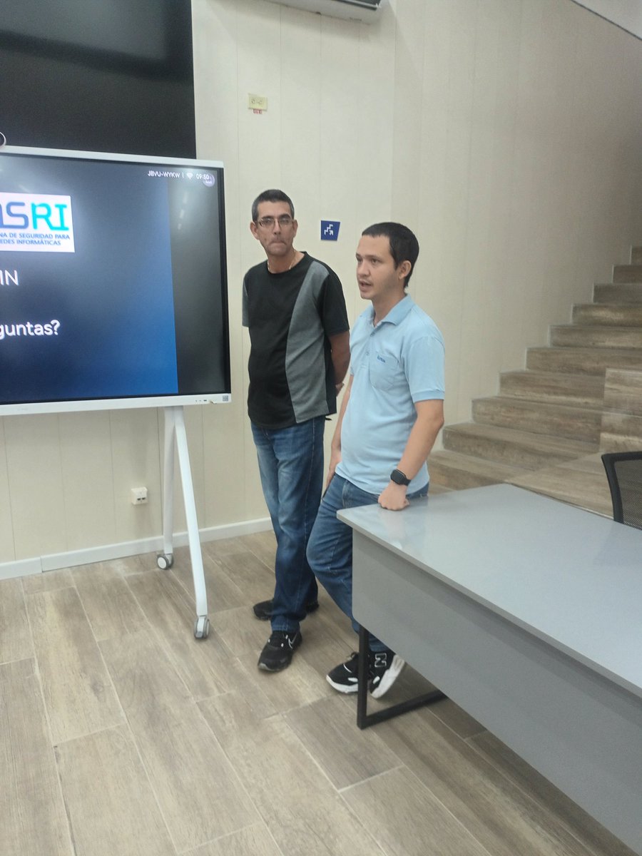 otcssp_mincom's tweet image. En el Centro de Experiencias de ETECSA_Cuba Sancti Spiritus se realiza conferencia por parte de especialistas de la OSRI, donde se enuncian las violaciones más comunes en las entidades, y se intercambia con los asistentes 
#CiberseguridadParaTodos 
#SanctiSpíritusEnMarcha