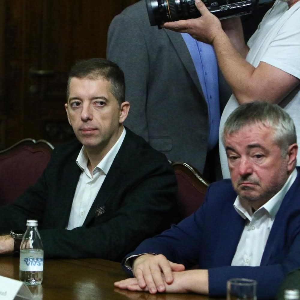 MIROLJUBPOPOVI1's tweet image. Sovu zemlju je gotovo!