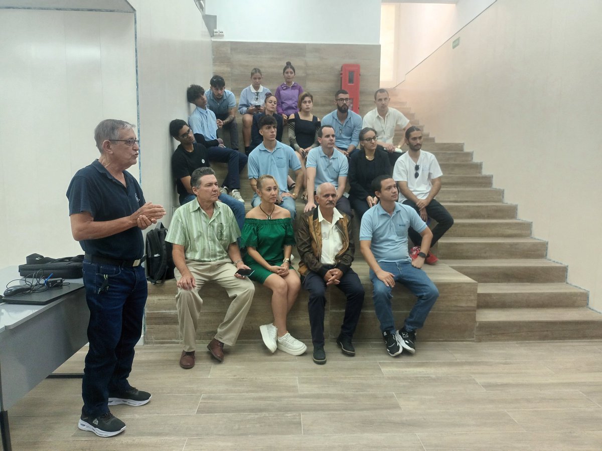 otcssp_mincom's tweet image. En el Centro de Experiencias de ETECSA_Cuba Sancti Spiritus se realiza conferencia por parte de especialistas de la OSRI, donde se enuncian las violaciones más comunes en las entidades, y se intercambia con los asistentes 
#CiberseguridadParaTodos 
#SanctiSpíritusEnMarcha