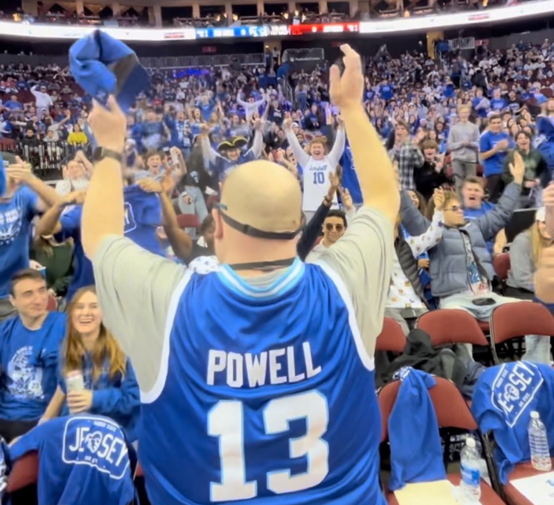 Seton Hall basketball is on 🔥 #HALLin