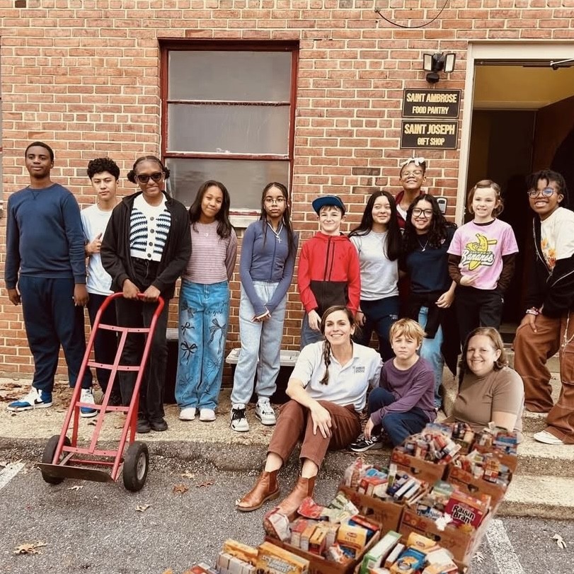 ADWCathSchools's tweet image. During this season of giving, our students are putting their faith into action in meaningful ways. Across our #ADWcommUNITY, they’re engaging in service projects that support families, parishes, and neighbors in need.