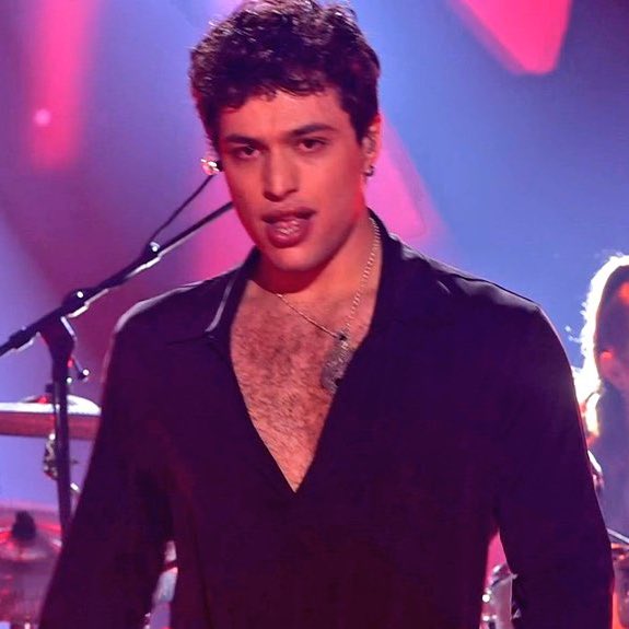 Ella caminó para que él pudiera correr.  #OTGala10