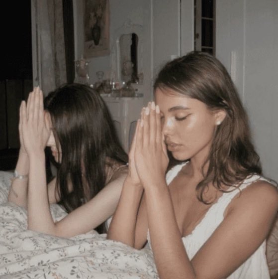 lacistadecxnfi's tweet image. claudia finalista 🕯️🕯️🕯️🕯️🕯️🕯️🕯️🕯️🕯️🕯️🕯️🕯️🕯️🕯️ #otgala10