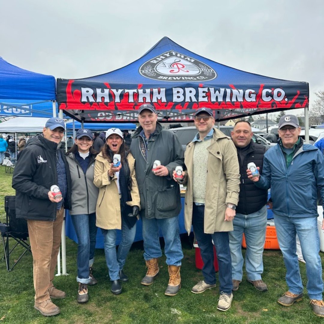 Repping local flavor at The Yale Vs. Harvard Football Game! 🍻💙
Brescome Barton &amp; Rhythm Brewing — enjoying the perfect tailgate beer and celebratory sip after a big Yale win!

#yaleharvard #collegefootball #yalebowl #yalefootball #rhythmbrewing #newhaven #brescomebarton