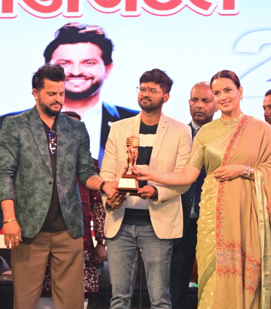 singh_rajkumar_'s tweet photo. ✨ Proud Moment in Prayagraj! ✨
The award was presented by cricketer @ImRaina  and Bollywood actress &amp; MP from Mandi, @KanganaTeam p🌟
Thank you  Prayag Utthan Samiti in Prayagraj.

#Prayagraj #SachinSinghRajkumar #SureshRaina #KanganaRanaut #ProudMoment #Inspiration https://t.co/48wQQjj5vw