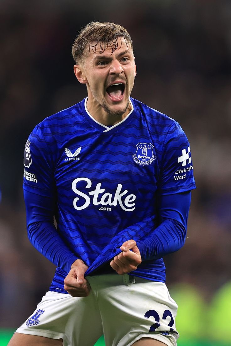 49undefeatedd's tweet image. FT: Manchester United 0-1 Everton.

EVERTON HAVE DONE IT, THEY HAVE BEATEN MANCHESTER UNITED DESPITE BEING DOWN TO 10 MEN SINCE MINUTE 13, WHAT AN ACHIEVEMENT! 🔥🔥🔥🔥🔥