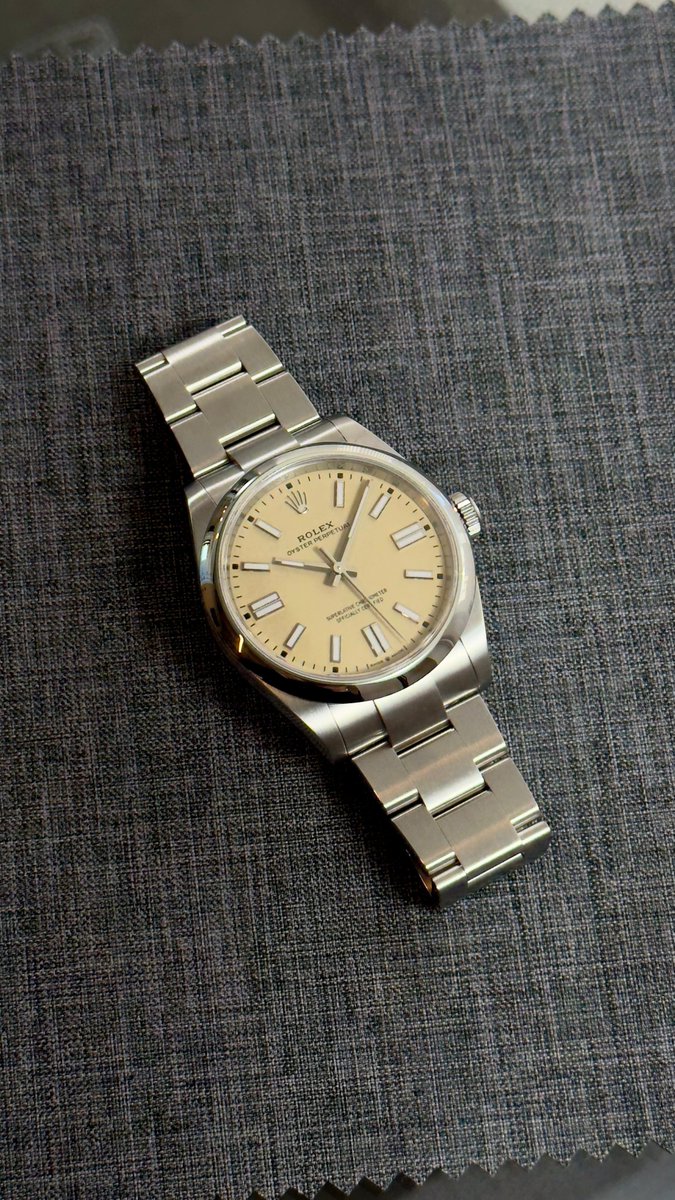 Element_iN_Time's tweet image. When subtle becomes the statement
41mm Rolex OP No-Date Beige Dial

elementintime.com/products/41mm-…