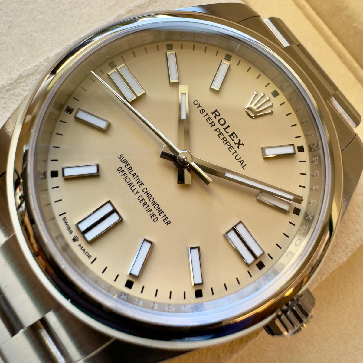 Element_iN_Time's tweet image. When subtle becomes the statement
41mm Rolex OP No-Date Beige Dial

elementintime.com/products/41mm-…