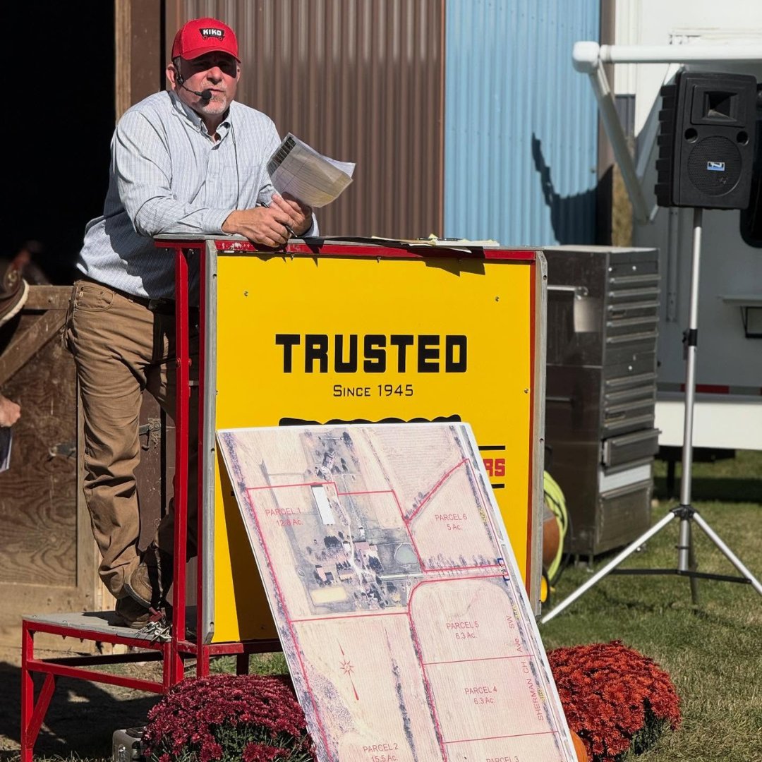 KIKO_1945's tweet image. Honored to help "La Masseria" Family Farm, a Stark County landmark known for dressage, mini donkeys &amp;amp; rolling fields, transition to the next generation. Thanks to the amazing crowd - your participation makes auctions work! Congrats to all buyers! #StarkCounty #Family