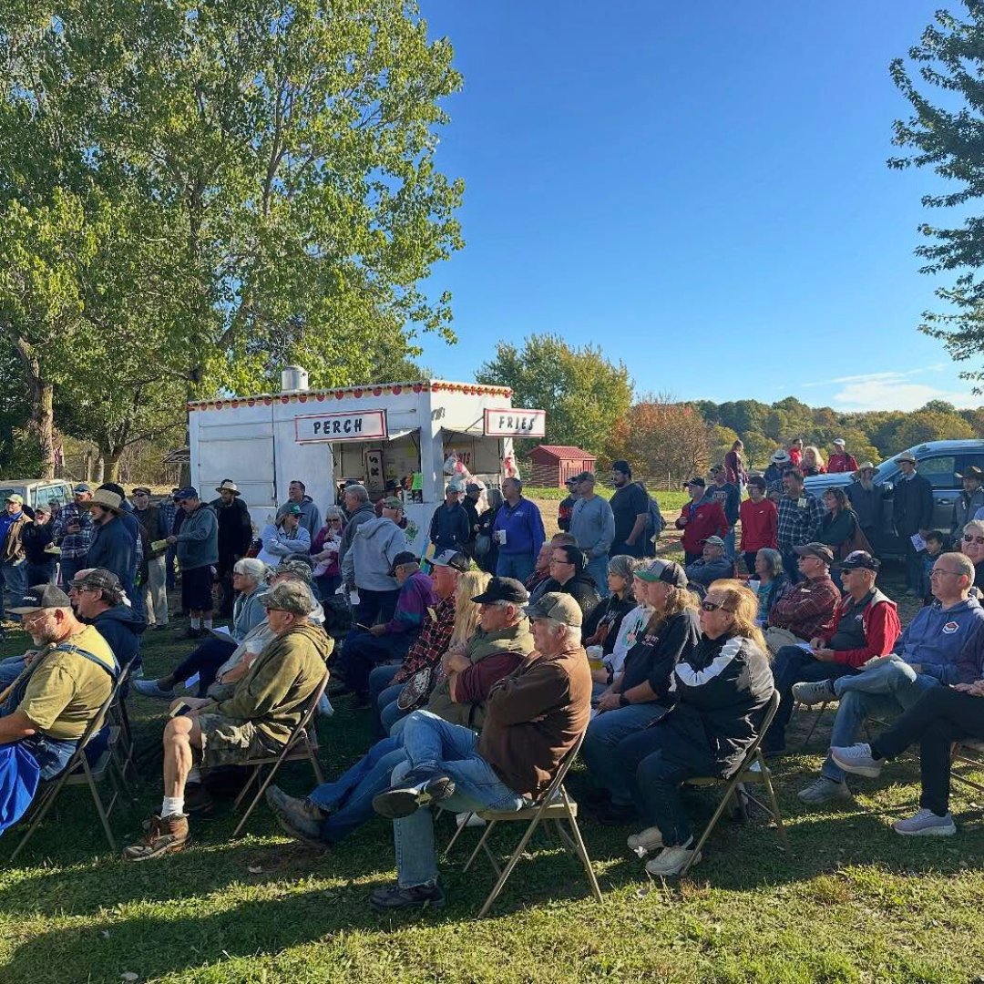 KIKO_1945's tweet image. Honored to help "La Masseria" Family Farm, a Stark County landmark known for dressage, mini donkeys &amp;amp; rolling fields, transition to the next generation. Thanks to the amazing crowd - your participation makes auctions work! Congrats to all buyers! #StarkCounty #Family
