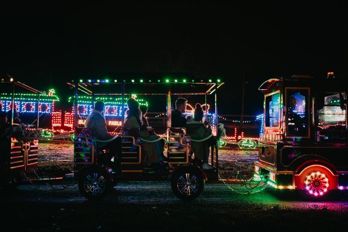 Choo-choo! 🚂

The holiday trains are rolling into #TheFraserValley, bringing magic to every stop! 

Wanna join in on festive rides? Hit to link for the full schedule: thefraservalley.ca/holiday-trains…

#ExploreBC #AwakenYourSenses