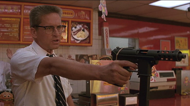 Cada vez que me hago más viejo, más entiendo a este señor 😂😂😂😂😂😂

(Falling Down).