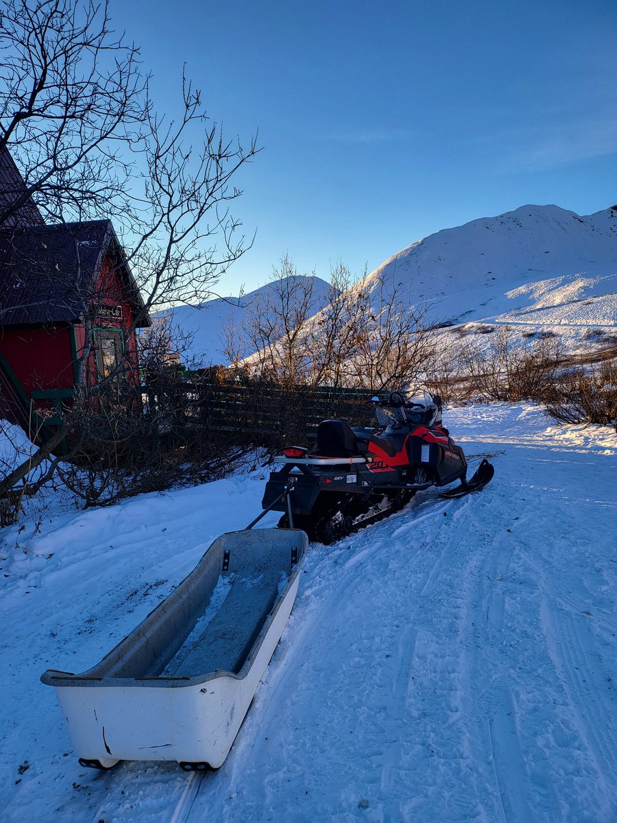 1wishgenie1's tweet image. This is NOT a snowmobile. IYKYK...

#Alaska #Snowmachine #OutdoorLiving