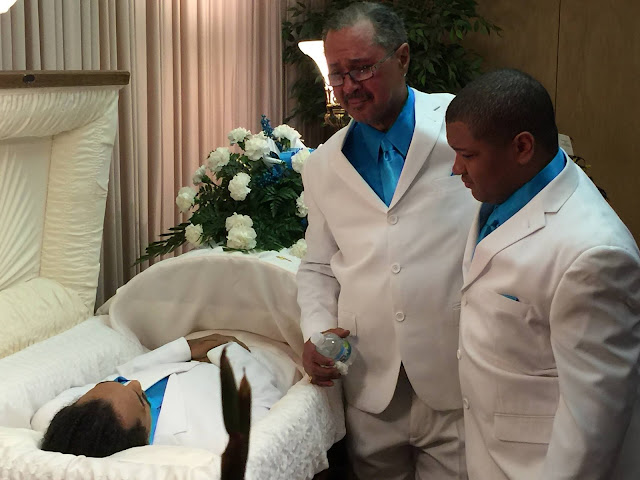 BetrayalProjCA's tweet image. My Son’s Story Must Be Told: Young Man, Healthy Organs – Ideal Organ Donor
By Paul E. Robinson 
halovoice.org/my-sons-story-…
At 8:42 PM on November 3, 2015, a young Arizona man on a mountain bike was struck from behind by a car. This man was my son, Paul, Jr. (PJ).

911 was called. A…