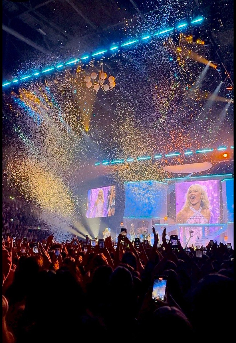 brinlivia's tweet image. on to the next era :,)