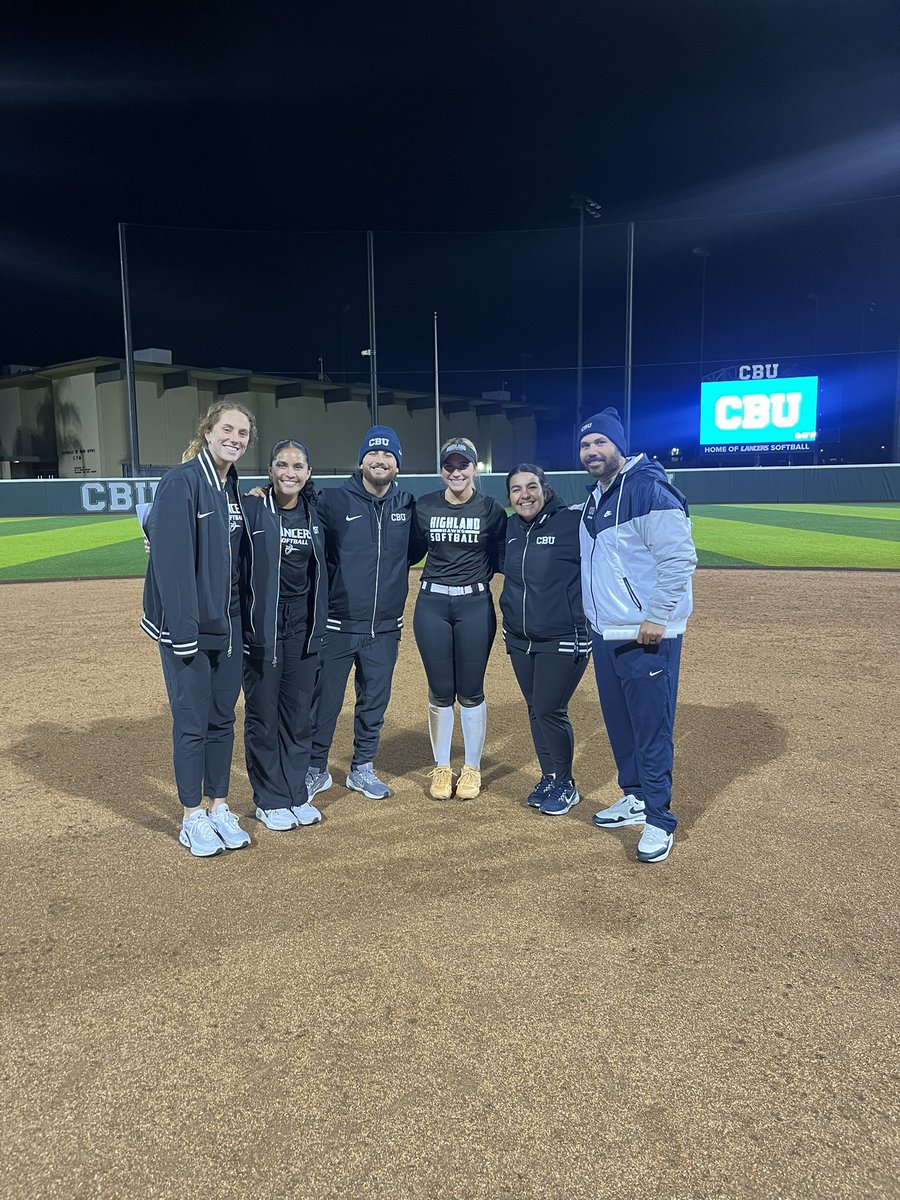 Layla Napoli tweet media