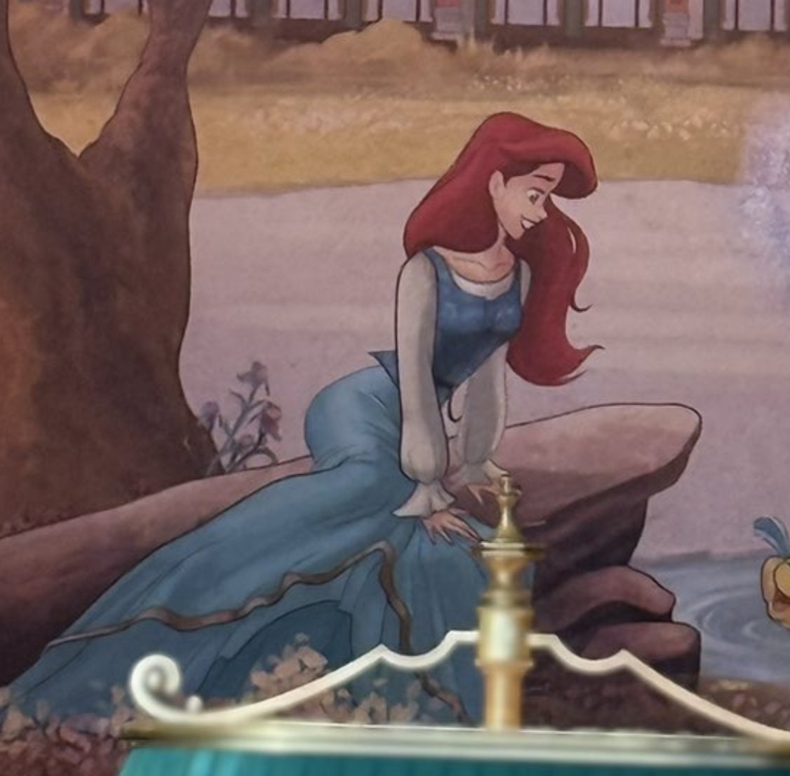 ariel's outfit???